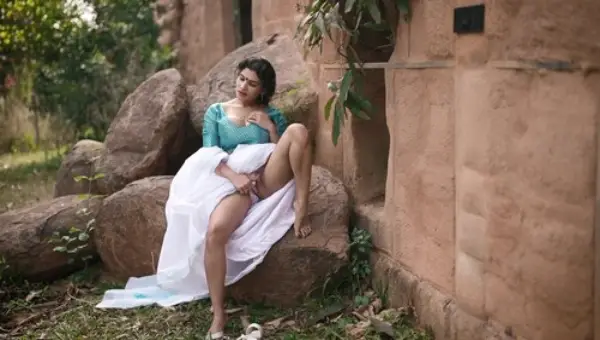 Resmi R Nair – Streaming in White Saree 2024 Hindi Porn Video